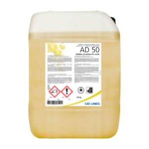 Kanister z etykietą „AD 50” oznaczającą stabilizator i dodatek do substancji kaustycznych, z widocznymi piktogramami ostrzegawczymi i nazwą producenta CID LINES.