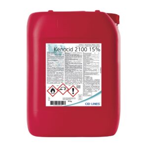 Czerwony pojemnik z etykietą środka chemicznego Kenocid 2100 15%. Na etykiecie widoczne są symbole ostrzegawcze dotyczące łatwopalności i zagrożeń dla zdrowia.