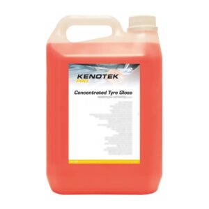 Kanister z płynem marki Kenotek Pro o nazwie "Concentrated Tyre Gloss" w czerwonej butelce z białą zakrętką. Etykieta zawiera logo marki i tekst dotyczący produktu.