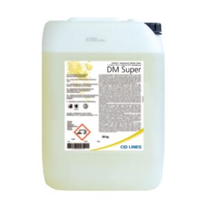 Kanister z etykietą "DM Super" i logotypem CID LINES, zawiera ostrzeżenie chemiczne w postaci symbolu korozji.